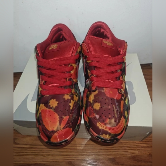 Nike SB Dunk Low x The Wizard of Oz Poppy Field size 11 M, Ebay Authenticated - Picture 5 of 16